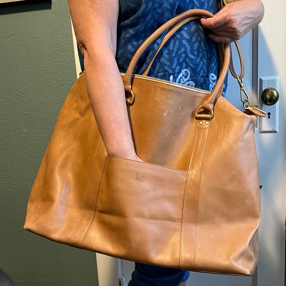 NWOT Convertible Carryall Travel Bag in Oiled Caramel